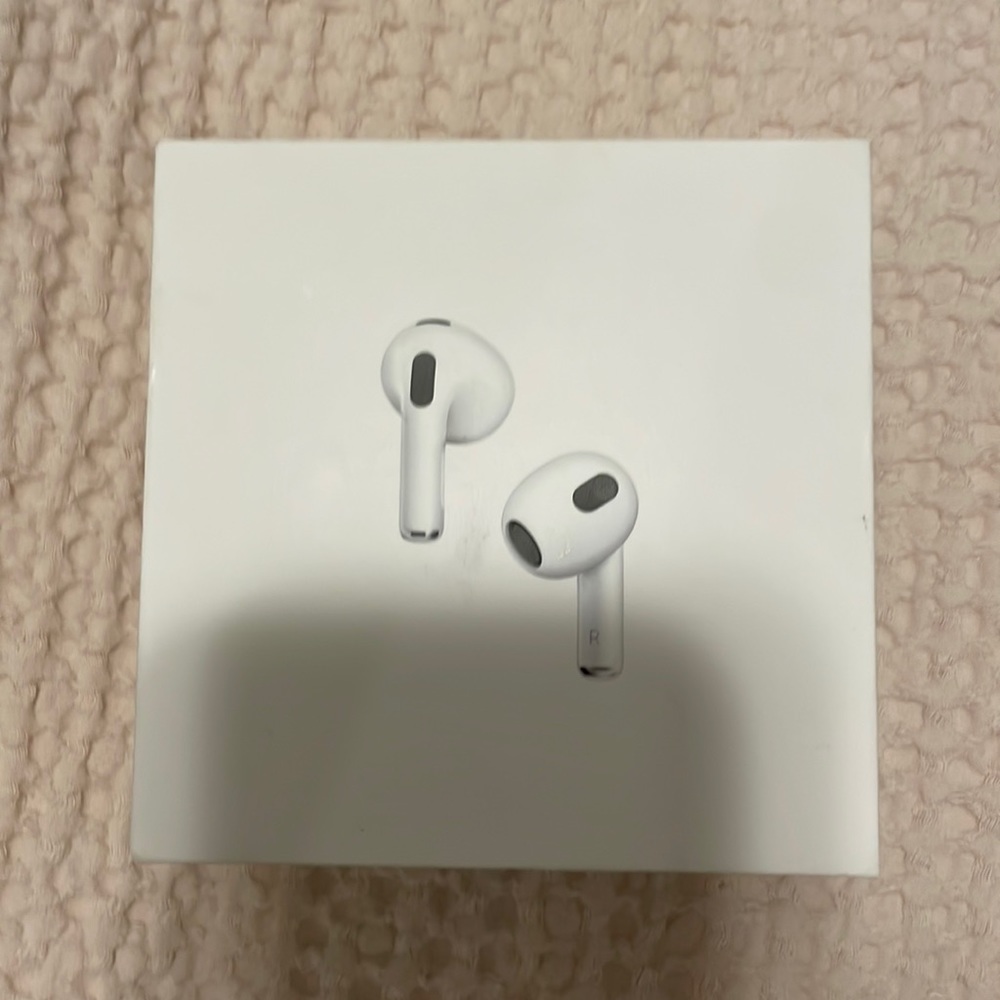 3rd Gen Apple AirPods - Used Once